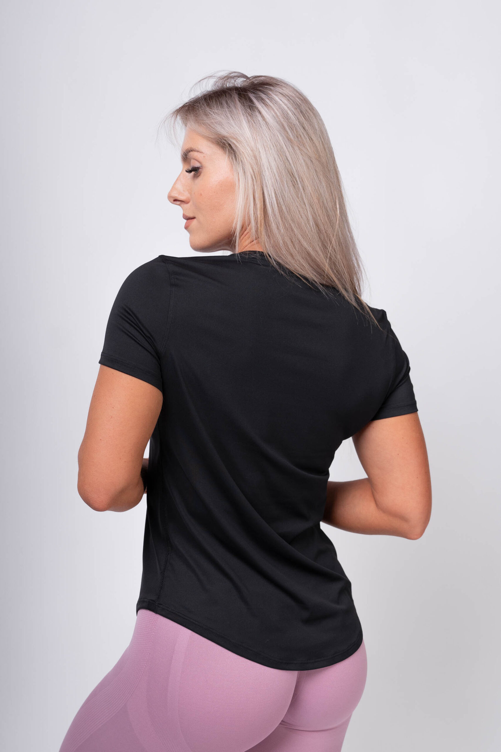 Koszulka basic czarna - obrazek 2