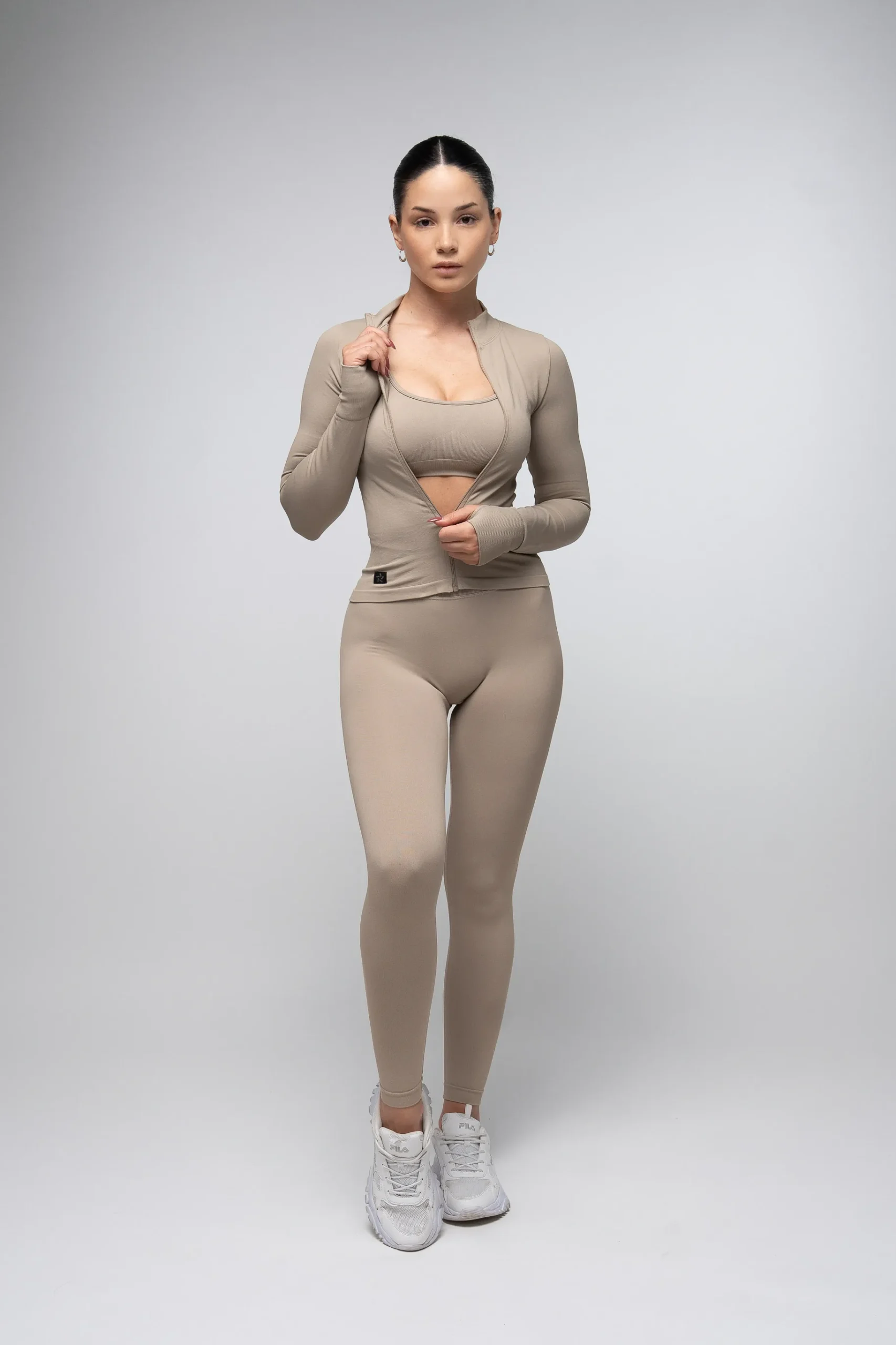 Zestaw bluza, top, legginsy bezszwowy push-up V-cut beżowy