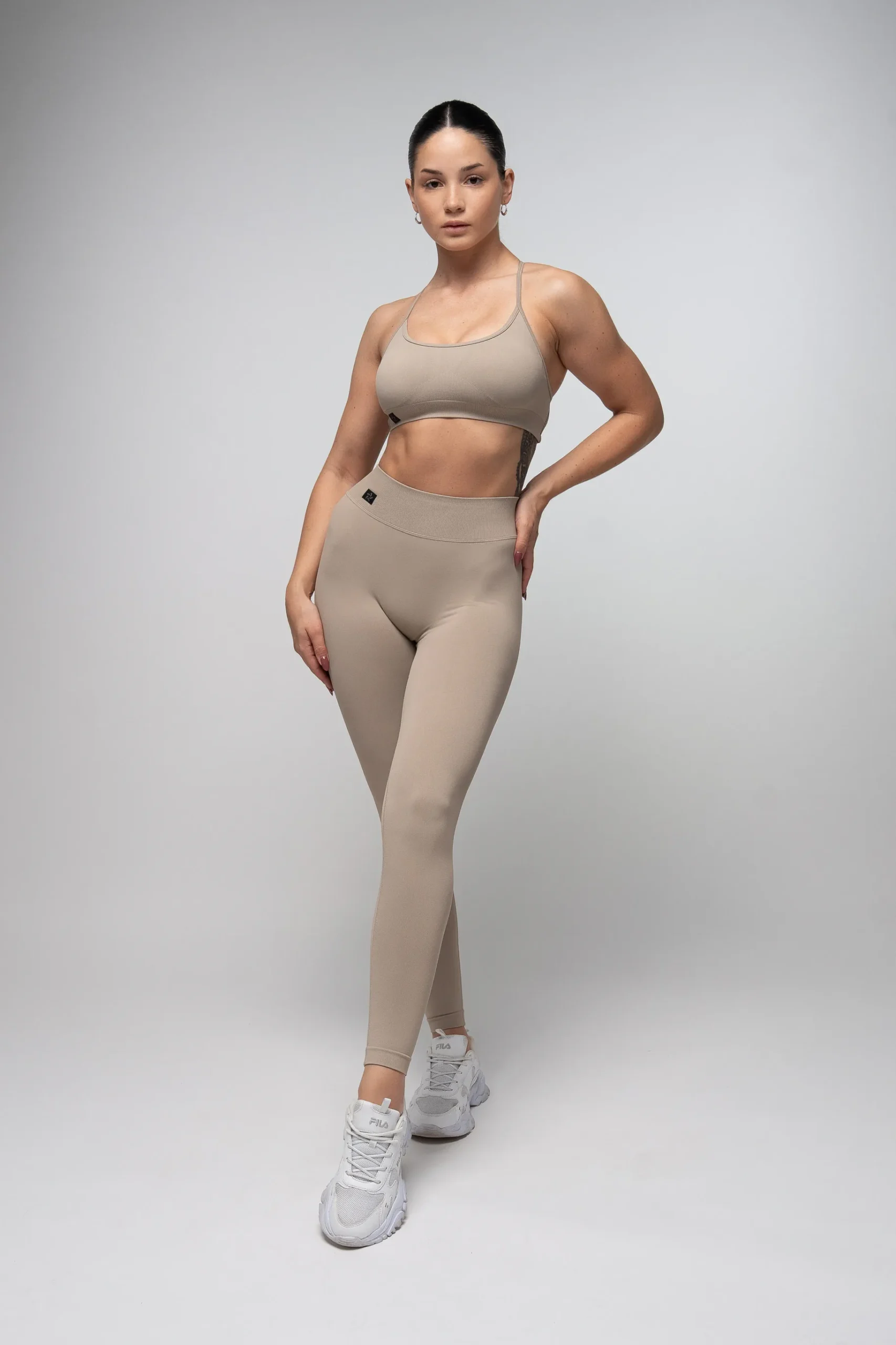 Legginsy bezszwowe push-up V-cut beżowe - obrazek 2
