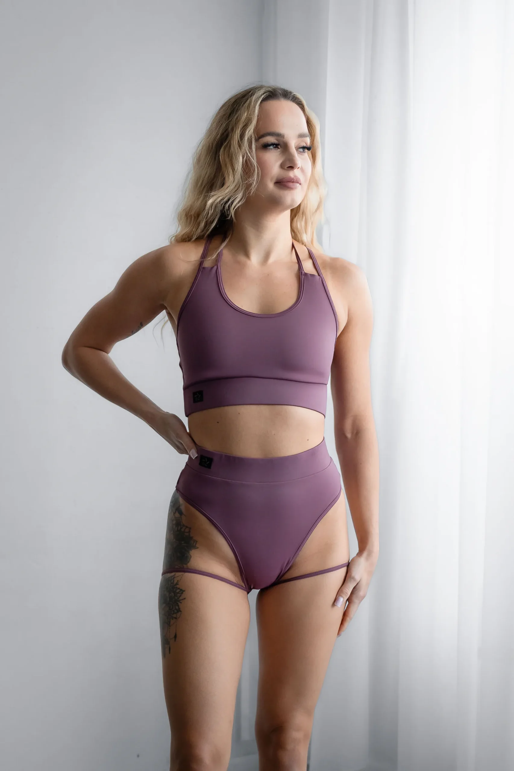 Komplet pole dance z paskami fioletowy