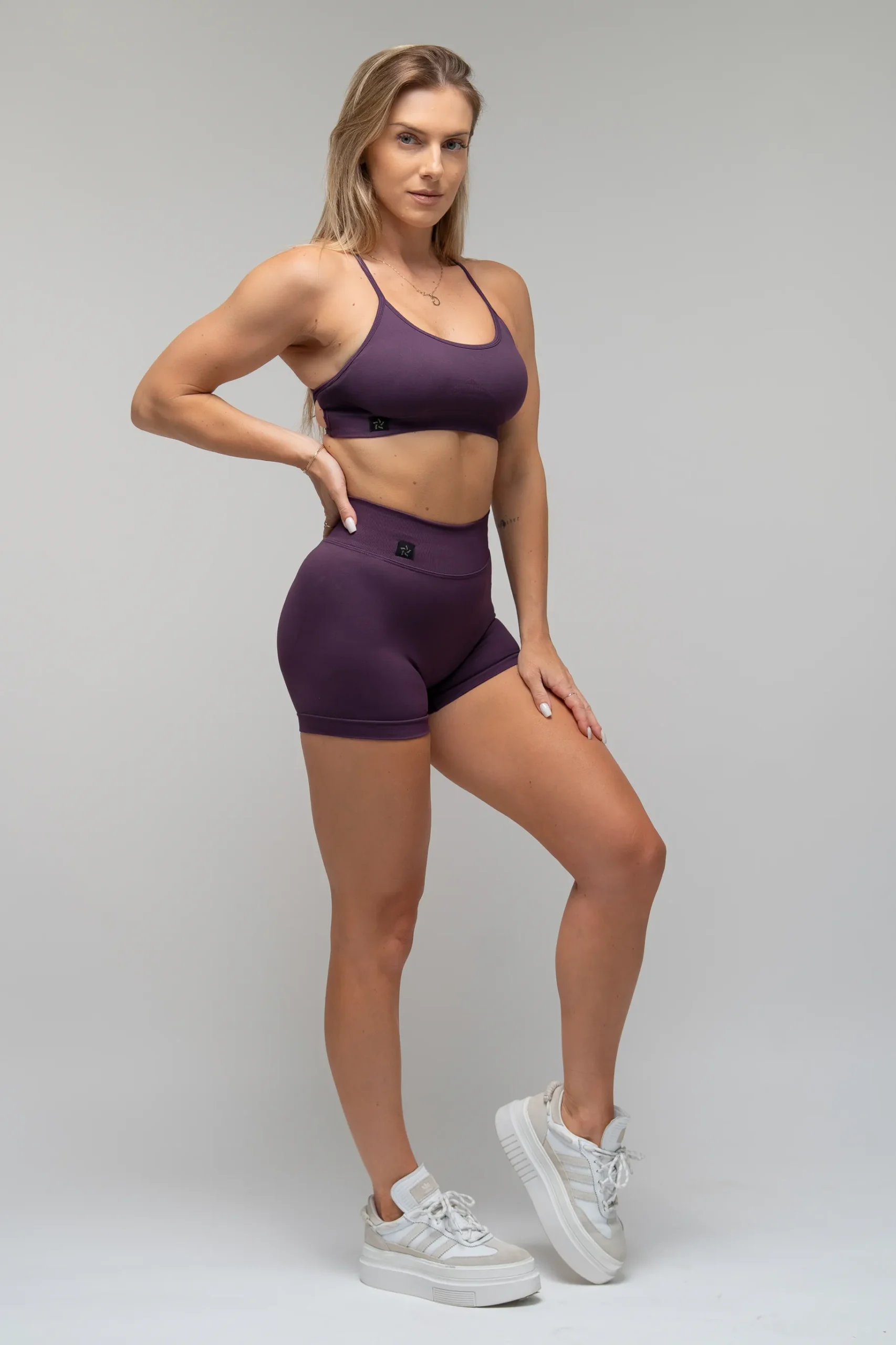 szorty bezszwowe Push-Up V-Cut fioletowe - obrazek 2
